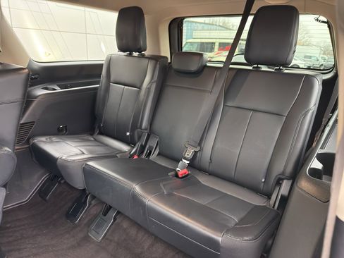 Used 2023 Ford Expedition Max XLT image 13