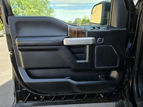 Used 2018 Ford F150 Lariat image 24