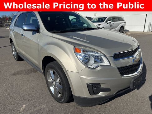 Used 2014 Chevrolet Equinox LT image 2