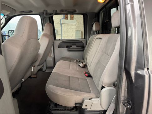 Used 2005 Ford F250 XLT image 24