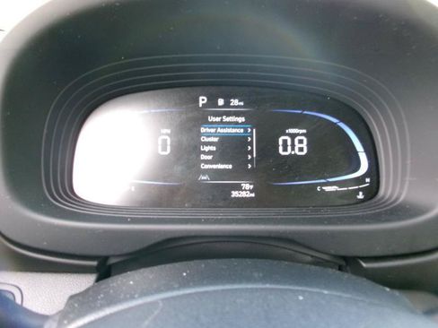 Used 2025 Hyundai Venue SEL FWD image 15