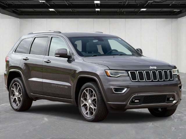 Used 2018 Jeep Grand Cherokee Limited AWD/4WD image 7