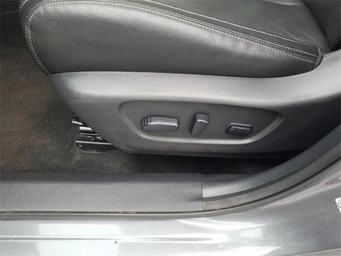 Used 2020 Nissan Rogue SL w/ Premium Package image 4