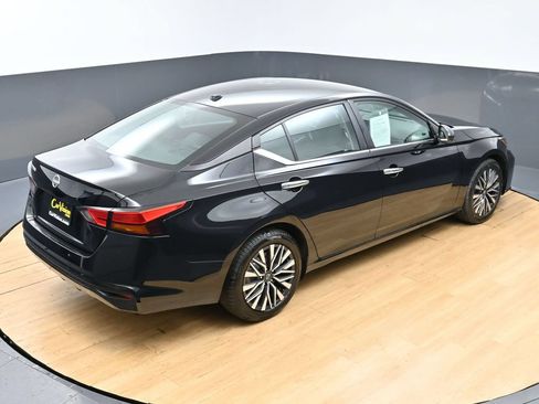 Used 2025 Nissan Altima 2.5 SV FWD image 26