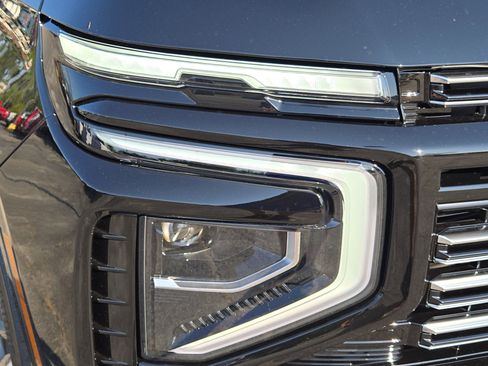 New 2026 Chevrolet Tahoe High Country w/ Sun And Tow Package AWD/4WD image 18