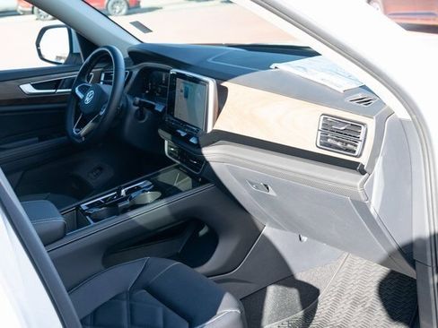 New 2026 Volkswagen Atlas SE image 39