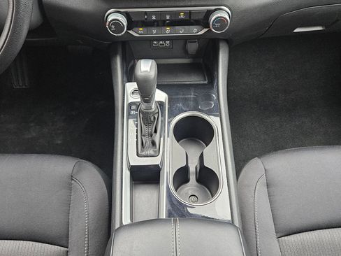 Used 2024 Nissan Altima 2.5 SV FWD image 12