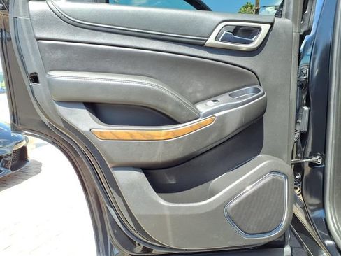 Used 2019 GMC Yukon Denali w/ Denali Ultimate Black Edition AWD/4WD image 18
