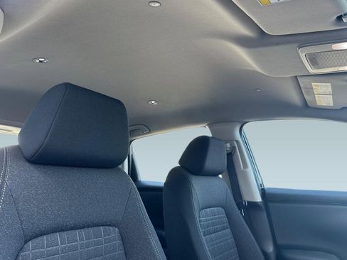 Used 2023 Honda HR-V LX image 17