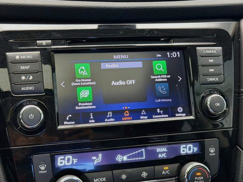 Used 2018 Nissan Rogue SL w/ Premium Package FWD image 16