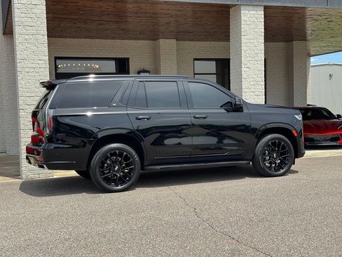 Used 2023 Cadillac Escalade Premium Luxury AWD/4WD image 15