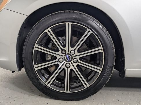 Used 2017 Volvo S60 T5 Inscription w/ Convenience Package AWD/4WD image 11