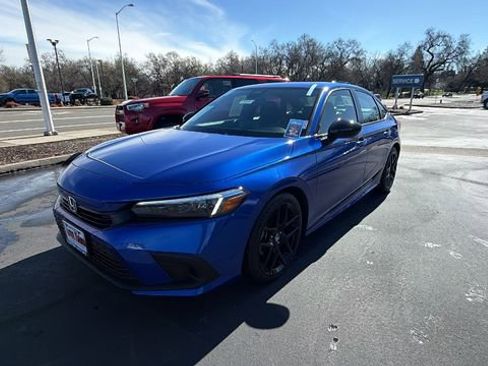 Used 2023 Honda Civic Sport image 1