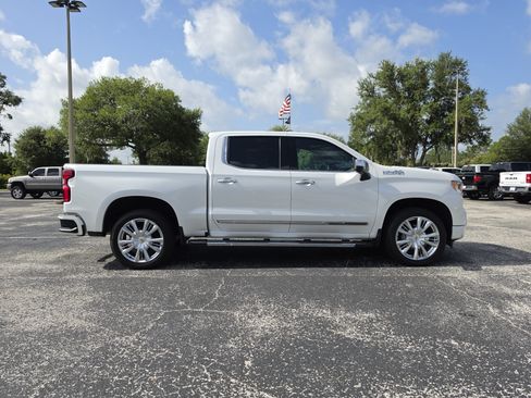 Used 2022 Chevrolet Silverado 1500 High Country AWD/4WD image 3