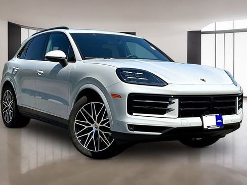 Used 2026 Porsche Cayenne image 3