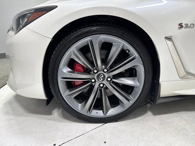 Used 2018 INFINITI Q60 Red Sport 400 w/ Pro Active Package AWD/4WD image 8
