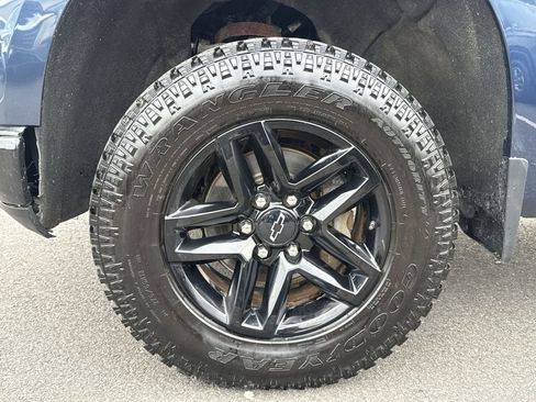 Used 2022 Chevrolet Silverado 1500 LT Trail Boss w/ Bed Protection Package AWD/4WD image 12