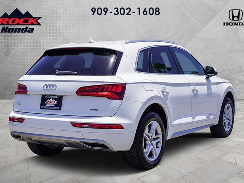 Used 2019 Audi Q5 Premium w/ Convenience Package image 4
