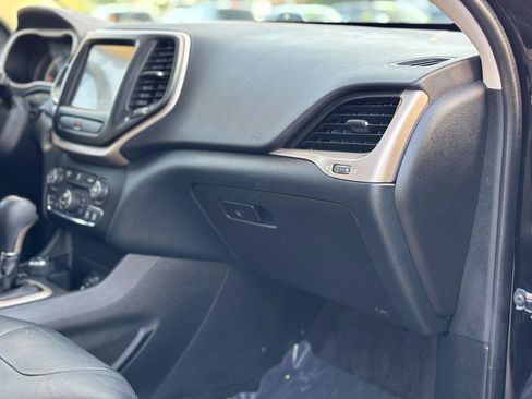 Used 2017 Jeep Cherokee Limited AWD/4WD image 46