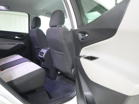 Used 2020 Chevrolet Equinox LS w/ LS Convenience Package AWD/4WD image 11