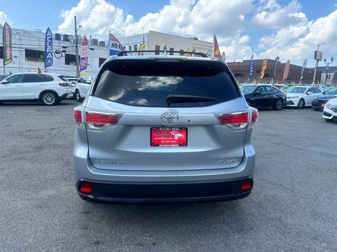 Used 2014 Toyota Highlander XLE AWD/4WD image 6