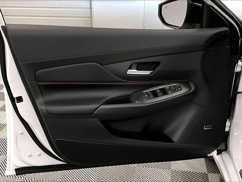 New 2026 Nissan Sentra SR w/ SR Premium Package FWD image 31