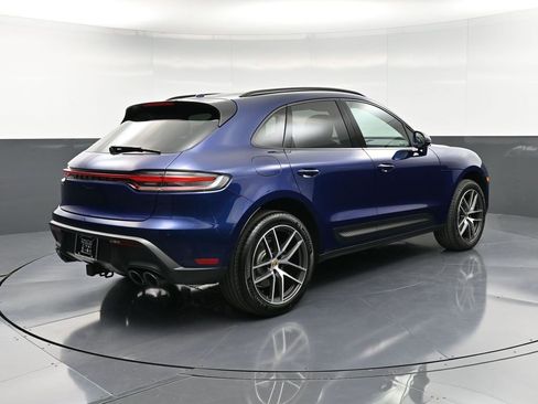 Certified 2025 Porsche Macan image 8