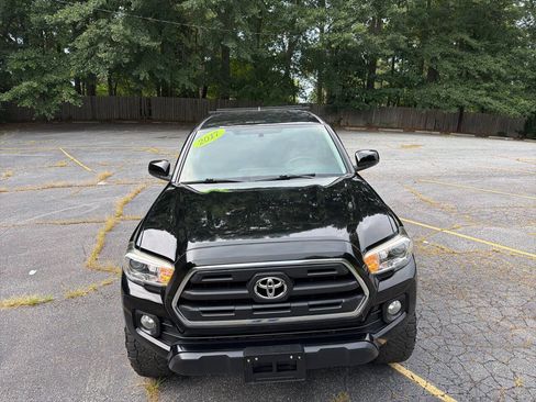 Used 2017 Toyota Tacoma SR5 w/ Tow Package RWD image 17