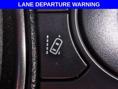 Used 2022 Toyota Camry XSE image 5