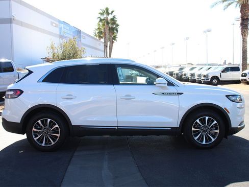 Certified 2022 Lincoln Nautilus AWD w/ Premium Package image 7