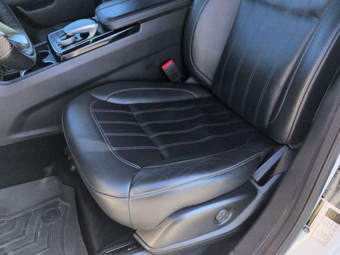 Used 2017 Mercedes-Benz GLS 450 4MATIC image 8