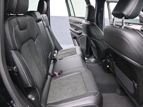 New 2026 Jeep Grand Cherokee Altitude image 29