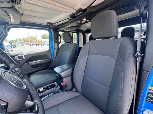 Used 2022 Jeep Gladiator Sport AWD/4WD image 11