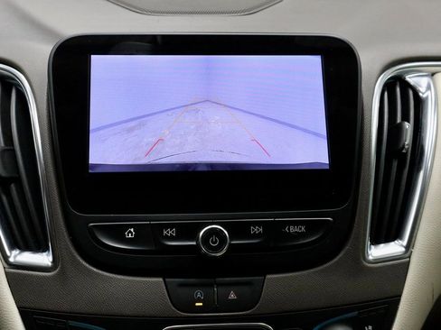 Used 2024 Chevrolet Malibu LT image 2