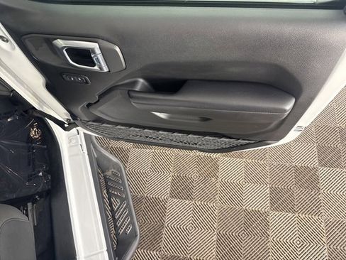 Used 2021 Jeep Gladiator Sport image 9