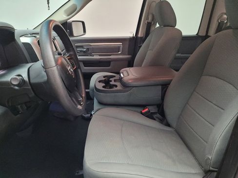 Used 2018 RAM 1500 Classic SLT image 17