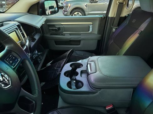 Used 2018 RAM 1500 Classic SLT RWD image 5