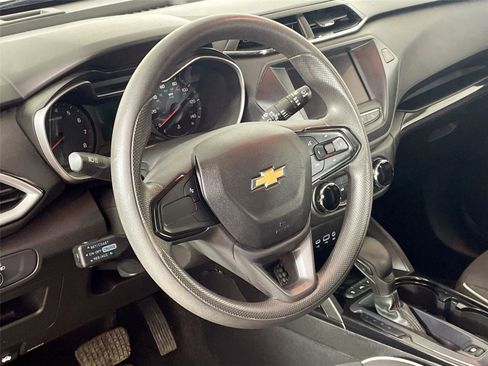 Used 2023 Chevrolet TrailBlazer LS AWD/4WD image 17
