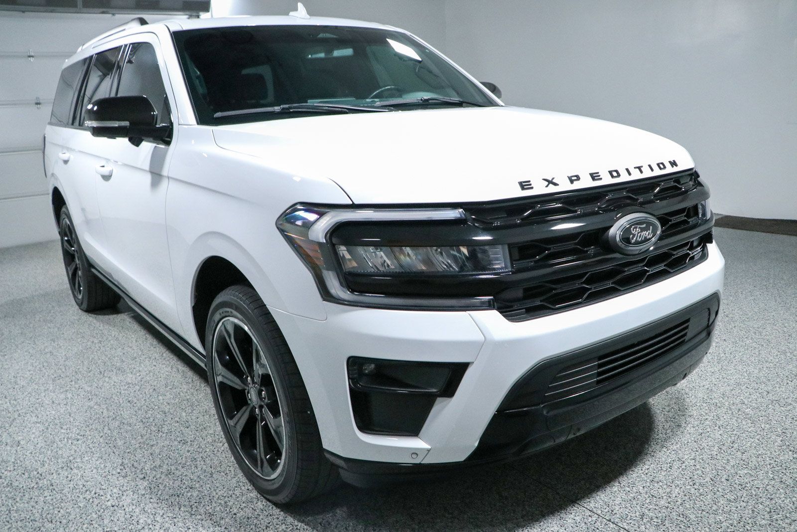 Used 2023 Ford Expedition Limited RWD image 5