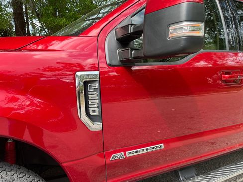 Used 2017 Ford F250 Lariat w/ Lariat Ultimate Package image 9