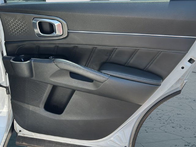 Used 2023 Kia Sorento SX AWD/4WD image 12