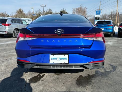 Used 2023 Hyundai Elantra SEL w/ Convenience Package image 6