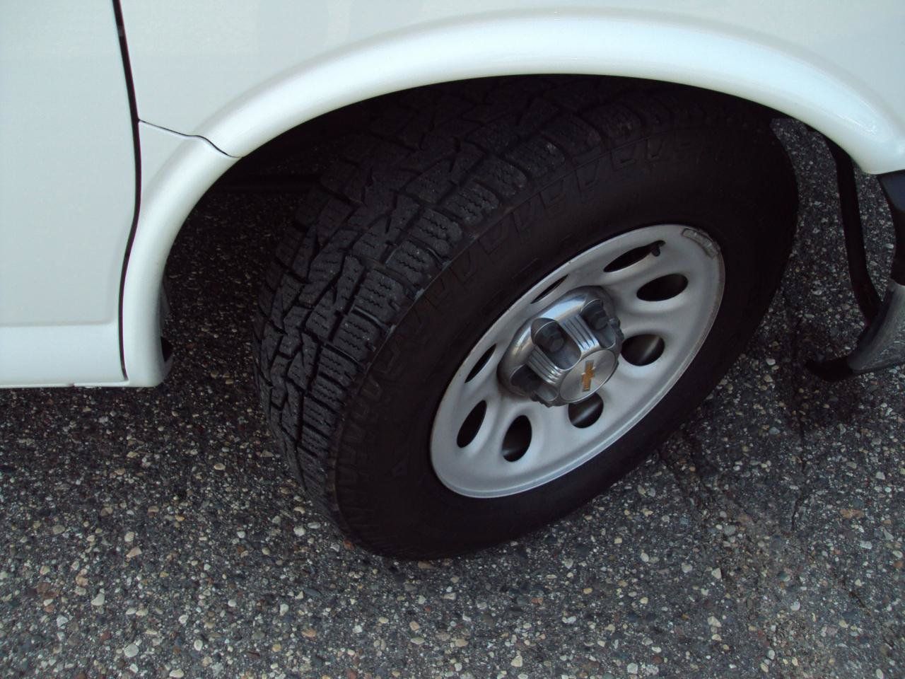 Used 2013 Chevrolet Express 1500 LT w/ LT Preferred Equipment Group AWD/4WD image 30