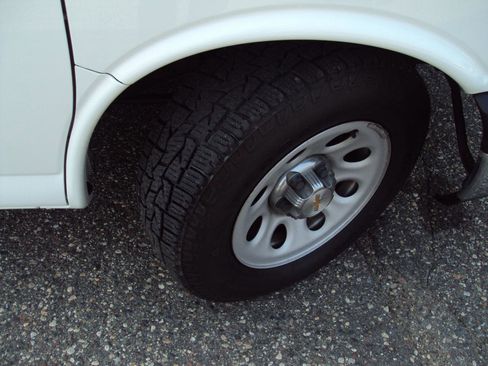 Used 2013 Chevrolet Express 1500 LT w/ LT Preferred Equipment Group AWD/4WD image 30