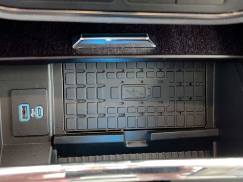 Used 2024 Ford Expedition Max Platinum image 34