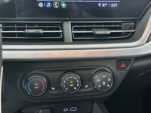 Used 2024 Chevrolet Trax LS w/ LS Convenience Package FWD image 24