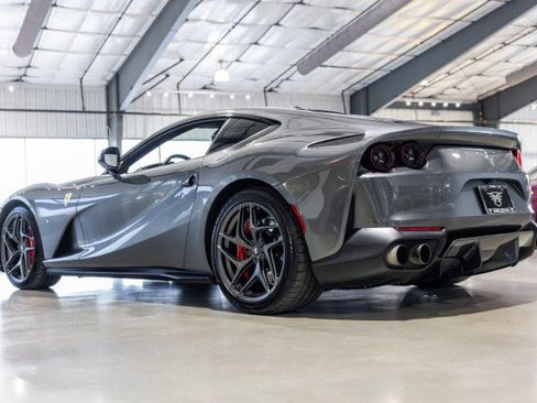 Used 2019 Ferrari 812 Superfast image 5