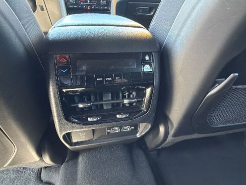 Used 2024 Jeep Grand Cherokee L Laredo AWD/4WD image 14