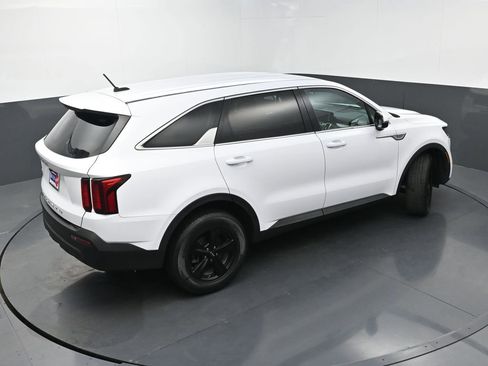 Used 2022 Kia Sorento LX image 33