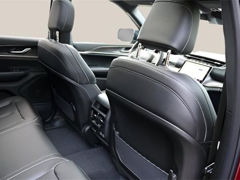 New 2025 Jeep Grand Cherokee Limited image 19